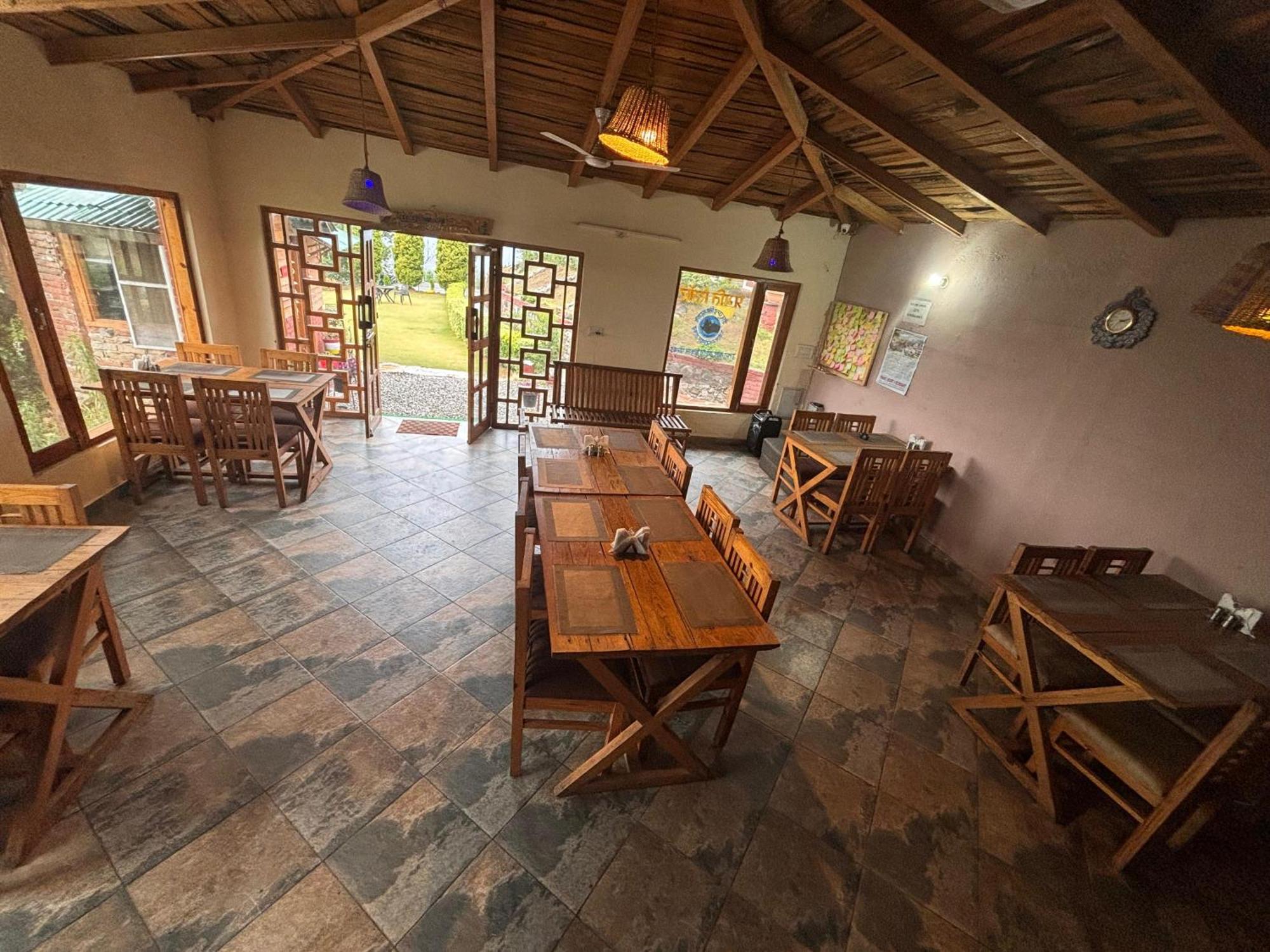 Pragati Resort & Restaurant- Eden Of Kumaon Bhowali Buitenkant foto