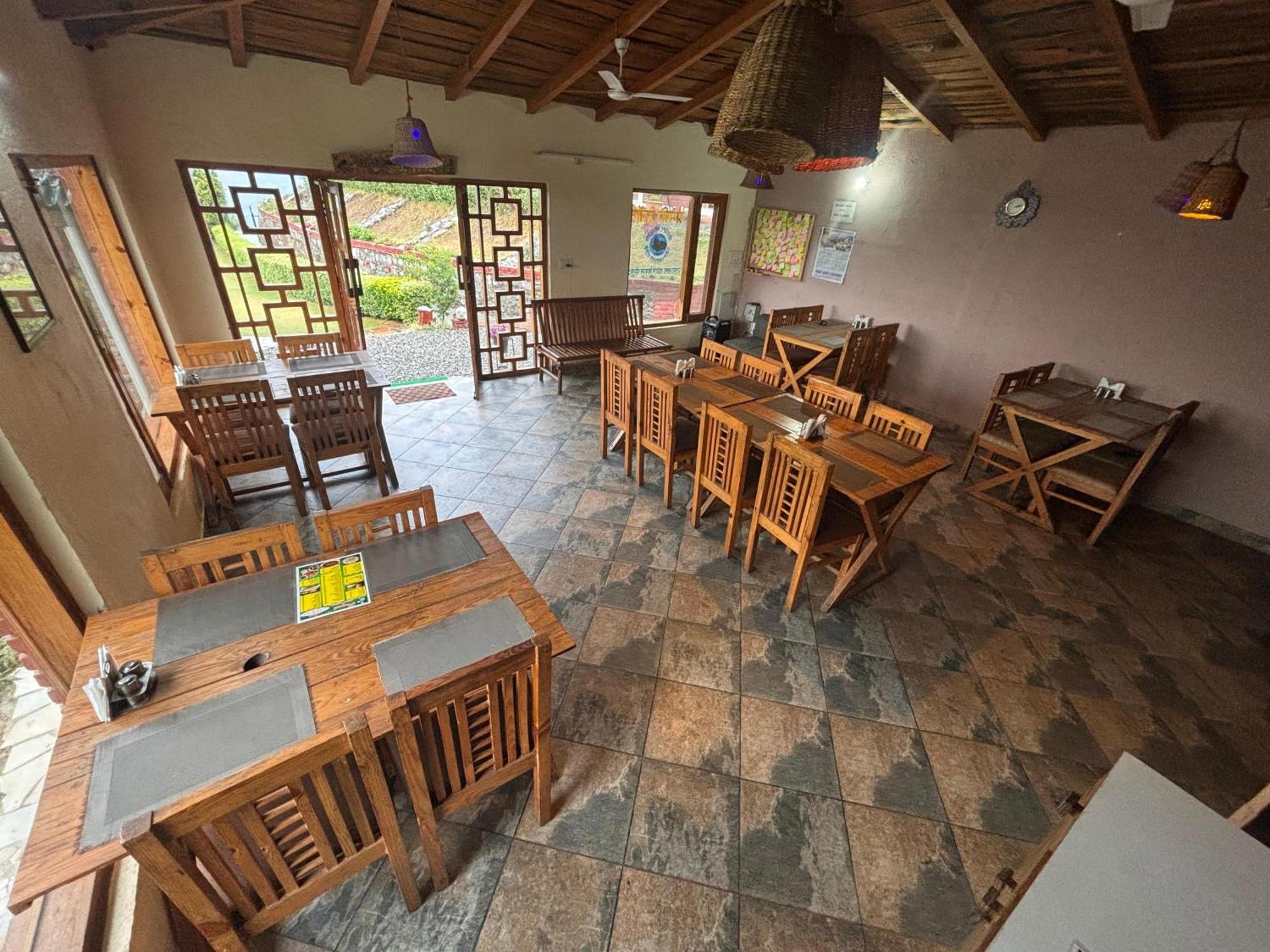 Pragati Resort & Restaurant- Eden Of Kumaon Bhowali Buitenkant foto